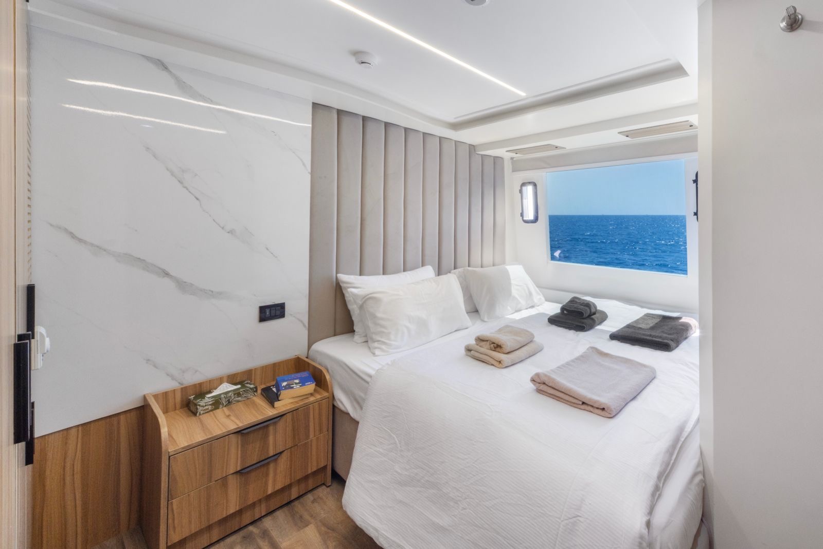 1bf5f5ad e42b 43d5 850a 457230d05f7f